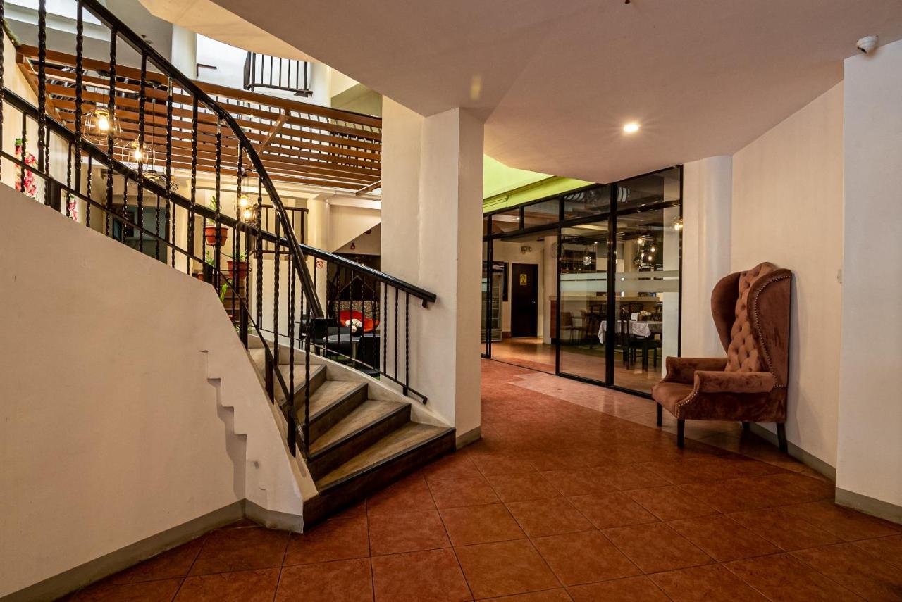 Kiwi Hotel Cebu Екстериор снимка
