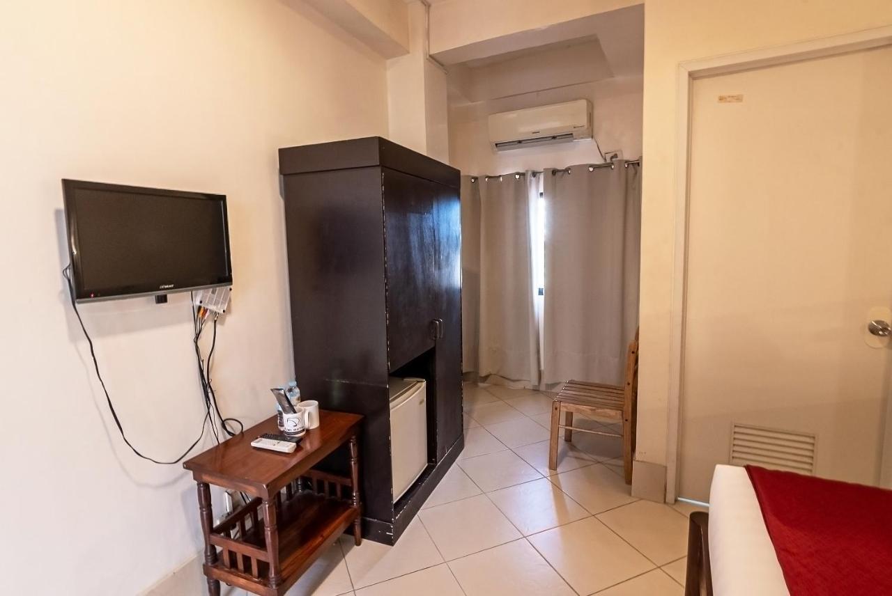 Kiwi Hotel Cebu Екстериор снимка