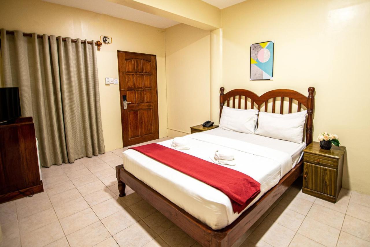 Kiwi Hotel Cebu Екстериор снимка