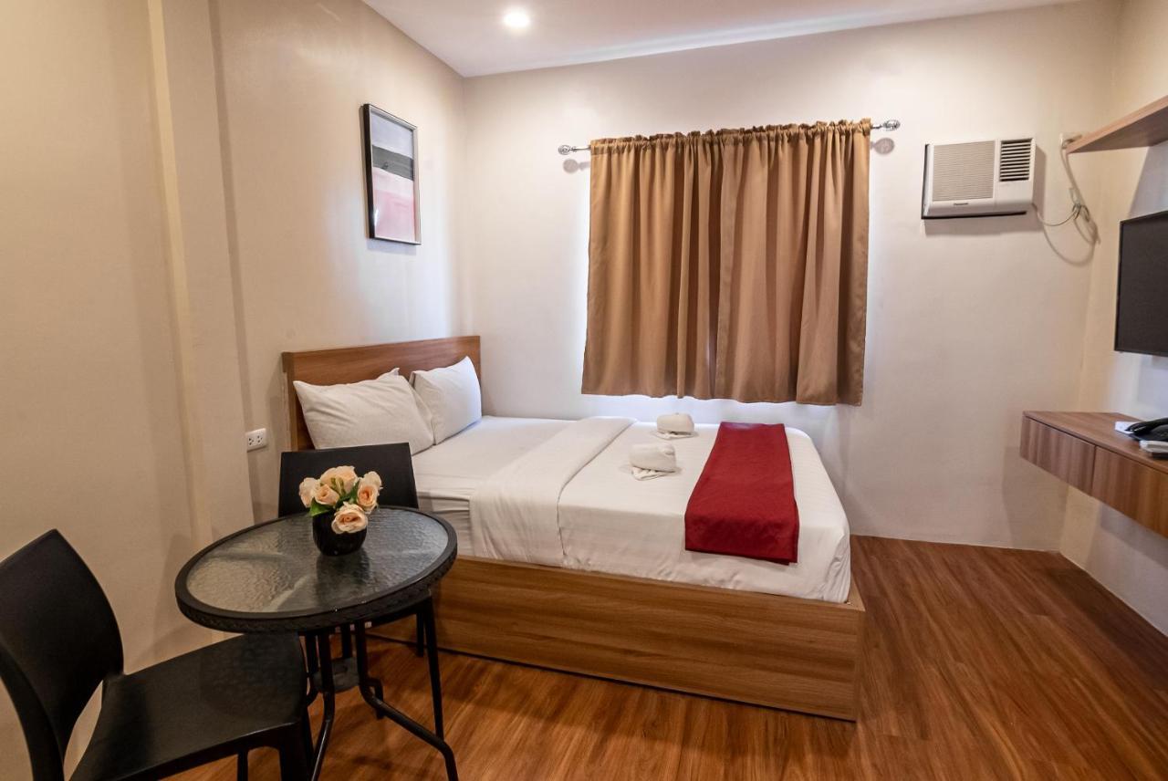 Kiwi Hotel Cebu Екстериор снимка